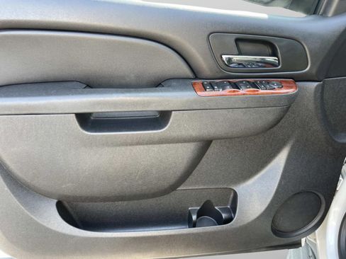 Used 2011 Chevrolet Tahoe LS w/ Regional Value Package RWD image 24
