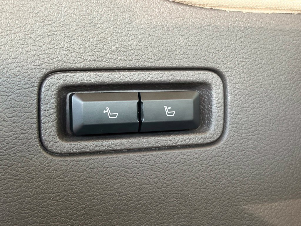 Used 2023 Lincoln Navigator Reserve AWD/4WD image 15