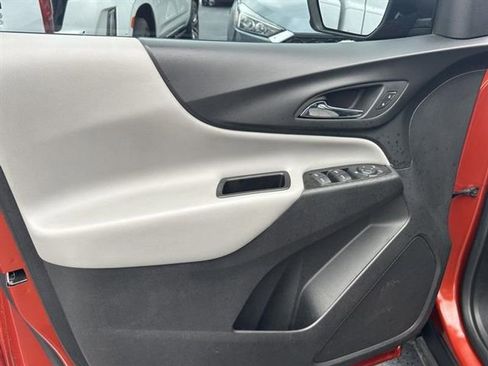 Used 2020 Chevrolet Equinox LS w/ LS Convenience Package image 23