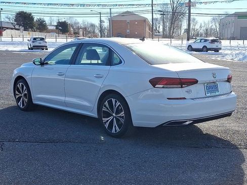 Used 2022 Volkswagen Passat 2.0T SE image 4