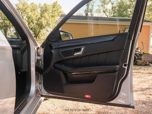 Used 2012 Mercedes-Benz E 63 AMG Wagon image 37