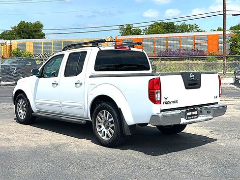 Used 2010 Nissan Frontier LE w/ LE Value Truck Pkg RWD image 6