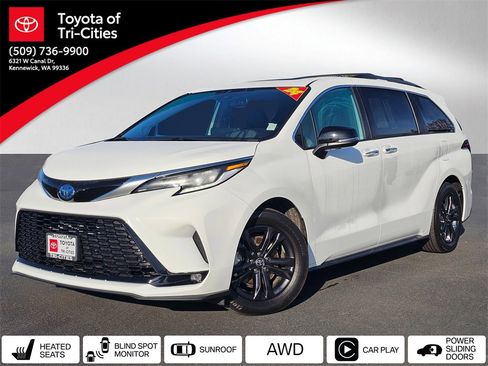 Used 2024 Toyota Sienna XSE image 1