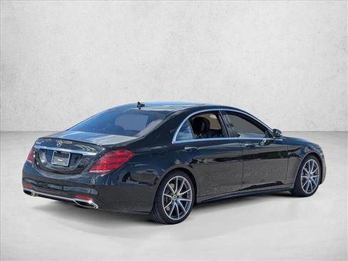 Used 2018 Mercedes-Benz S 560 Sedan image 5