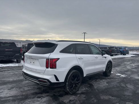 Used 2022 Kia Sorento SX image 2