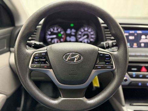 Used 2017 Hyundai Elantra SE FWD image 11