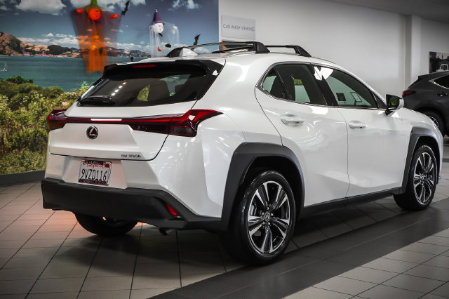 Certified 2025 Lexus UX 300h FWD w/ Accessory Package (Z2) image 6