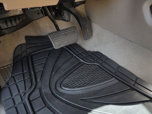 Used 2019 GMC Yukon SLT w/ Graphite Performance Edition image 16