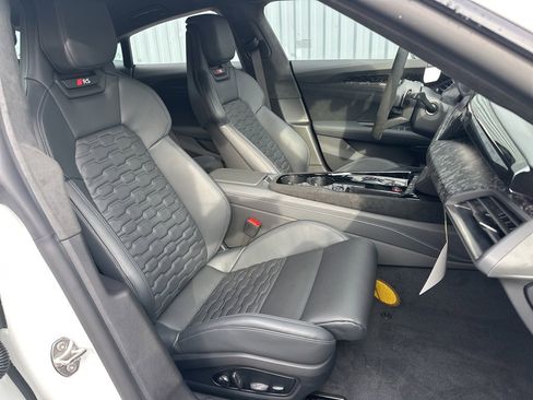 New 2026 Audi RS e-tron GT performance image 23