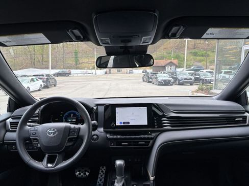 Used 2025 Toyota Camry SE FWD image 34