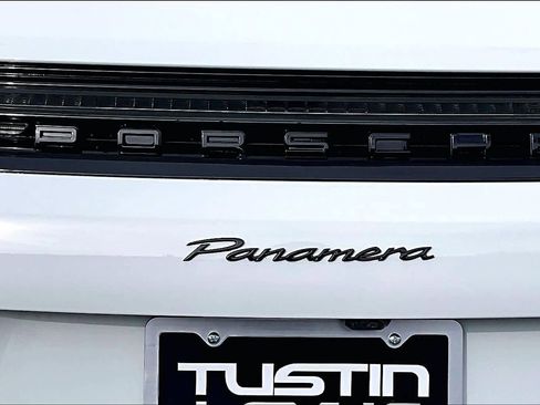 Used 2024 Porsche Panamera image 27