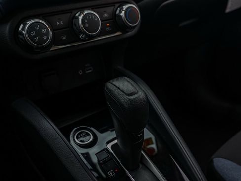 Used 2025 Nissan Versa SV w/ Trunk Package image 30