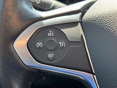 Used 2020 Chevrolet Traverse LT image 18