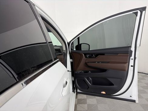 Used 2025 Honda Odyssey Elite image 29