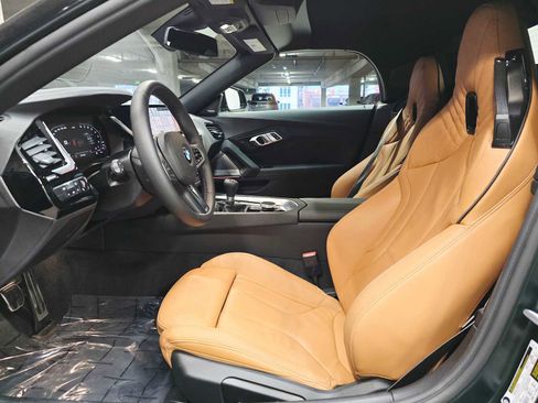 Used 2025 BMW Z4 M40i w/ Premium Package image 24