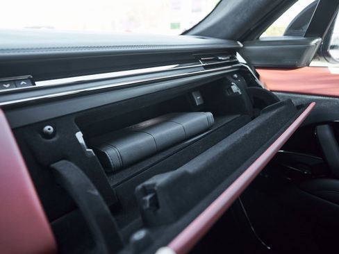 Used 2025 Land Rover Range Rover Sport SV Edition Two image 71