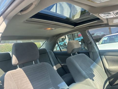 Used 2005 Toyota Camry LE FWD image 26