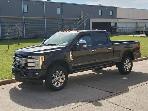 Used 2017 Ford F250 Platinum w/ Platinum Ultimate Package image 44