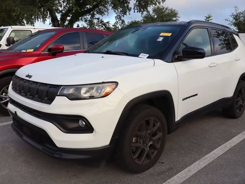 Used 2022 Jeep Compass Latitude w/ Convenience Group AWD/4WD image 4