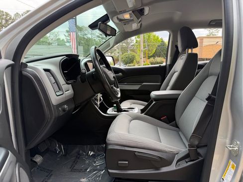 Used 2018 Chevrolet Colorado LT w/ LT Convenience Package image 24