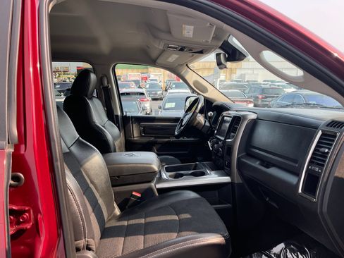 Used 2018 RAM 2500 Big Horn w/ Sport Appearance Group AWD/4WD image 29