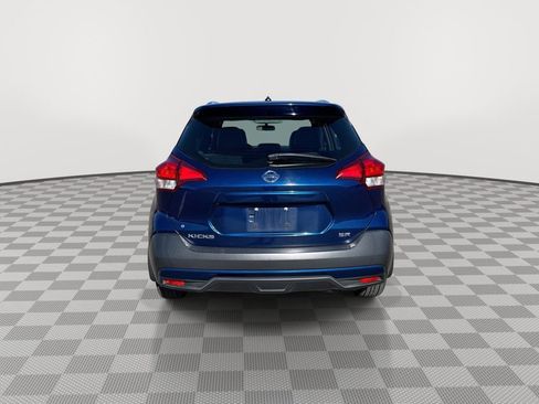 Used 2019 Nissan Kicks SR w/ SR Premium Package FWD image 11