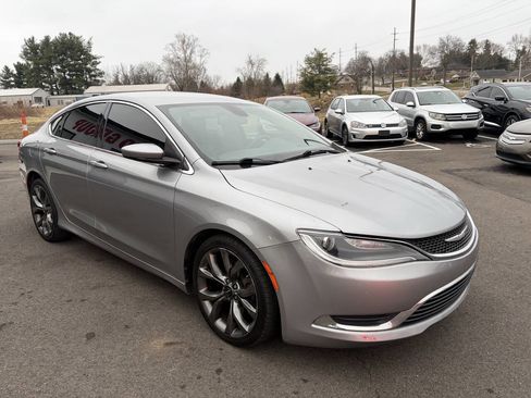 Used 2016 Chrysler 200 Limited w/ Convenience Group image 5