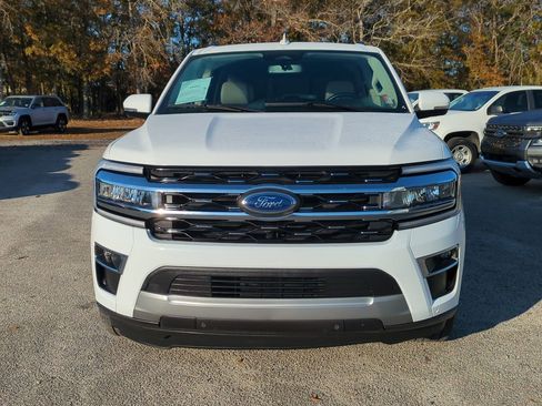 Used 2024 Ford Expedition Limited image 9
