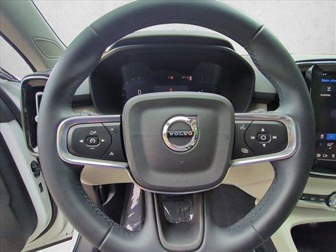 Used 2024 Volvo XC40 B5 Plus w/ Protection Package Premier AWD/4WD image 30