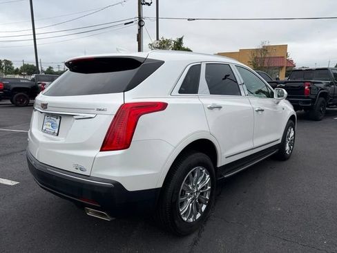 Certified 2018 Cadillac XT5 Luxury w/ Driver Awareness Package AWD/4WD image 9