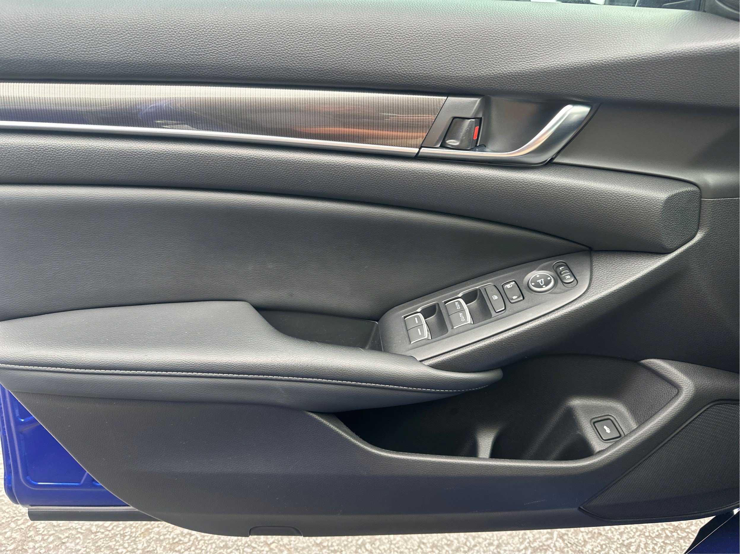 Used 2018 Honda Accord Sport image 20