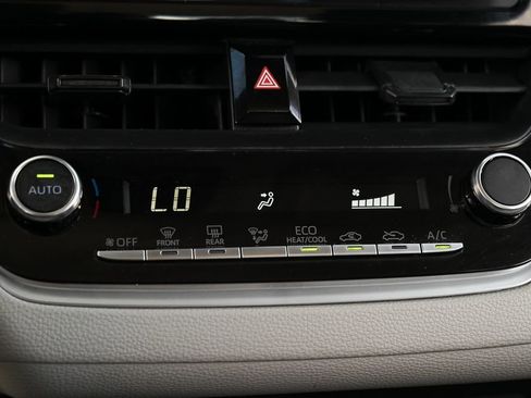 Used 2025 Toyota Corolla LE image 23