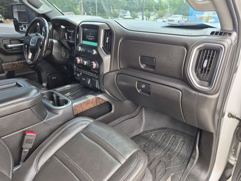 Certified 2020 GMC Sierra 2500 Denali w/ Denali Ultimate Package AWD/4WD image 32