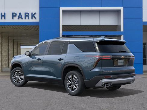 New 2026 Chevrolet Traverse LT image 3