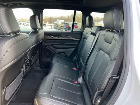New 2025 Jeep Grand Cherokee Limited w/ Trailer Tow Package image 5