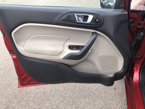 Used 2015 Ford Fiesta SE FWD image 16