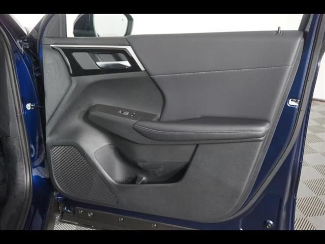 Used 2025 Mitsubishi Outlander SE AWD/4WD image 8