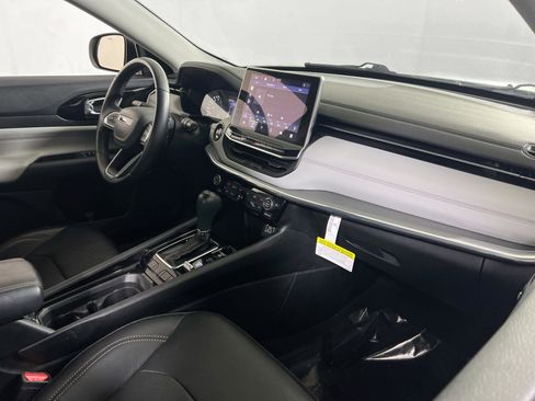 Used 2022 Jeep Compass Limited image 26