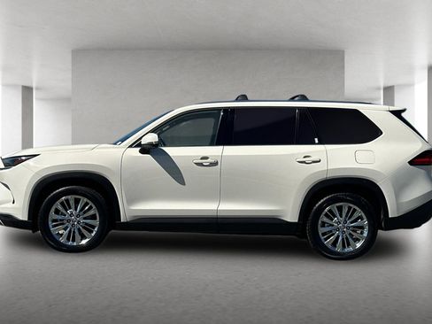 Used 2024 Toyota Grand Highlander AWD image 7