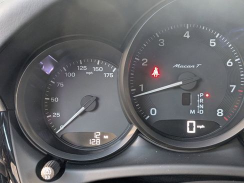 New 2026 Porsche Macan Turbo image 17