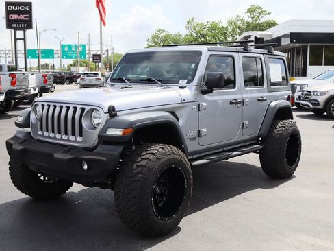 Used 2018 Jeep Wrangler Unlimited Sport S image 4