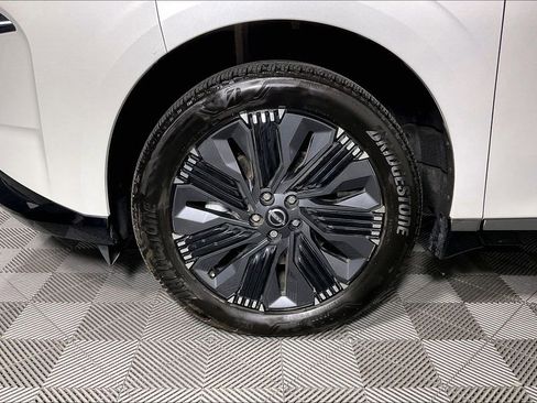 Certified 2025 Nissan Murano Platinum w/ Cargo Package AWD/4WD image 10