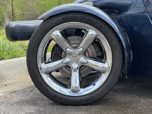 Used 2001 Chrysler Prowler RWD image 13