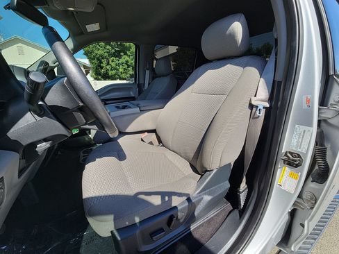 Used 2019 Ford F150 XLT w/ Equipment Group 302A Luxury AWD/4WD image 13