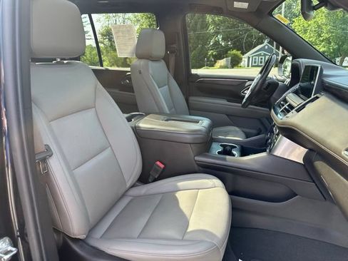 Used 2022 Chevrolet Tahoe LT w/ Luxury Package AWD/4WD image 14