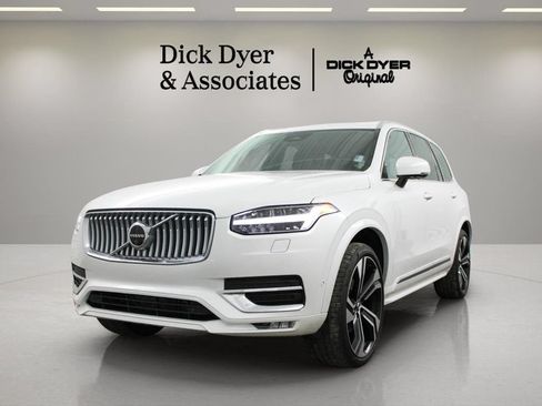 Used 2024 Volvo XC90 B6 Ultimate w/ Lounge Package AWD/4WD image 5