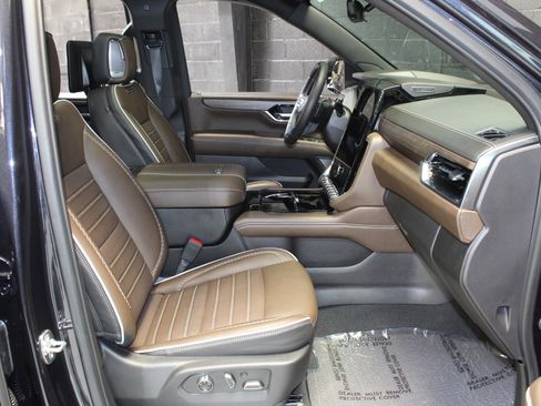 Used 2025 GMC Yukon Denali Ultimate w/ LPO, Floor Liner Package AWD/4WD image 57