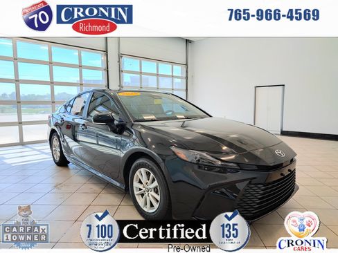Used 2025 Toyota Camry LE FWD image 1