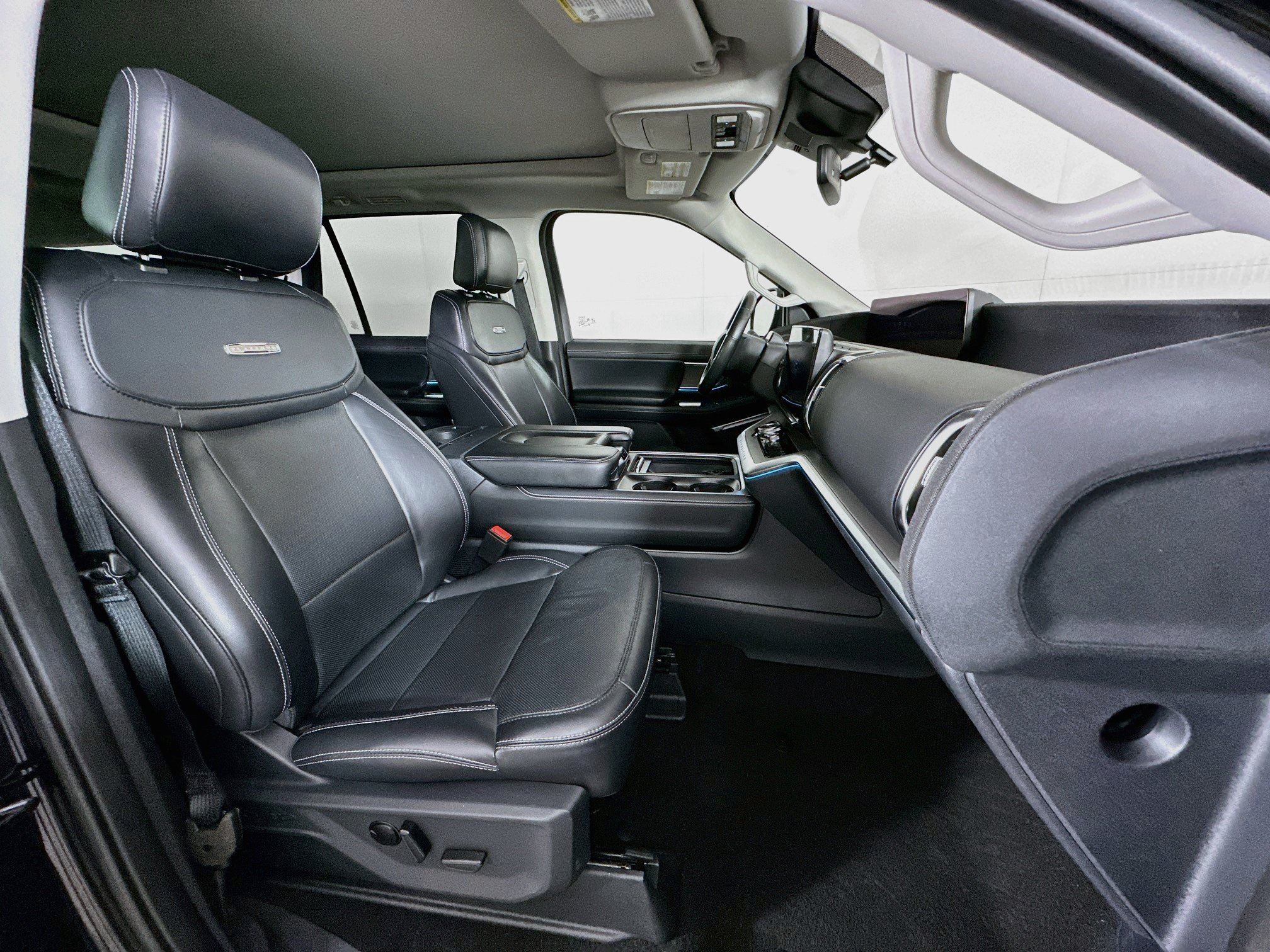 Used 2025 Ford Expedition Max Platinum AWD/4WD image 34