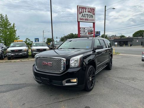 Used 2017 GMC Yukon XL Denali w/ Open Road Package AWD/4WD image 9
